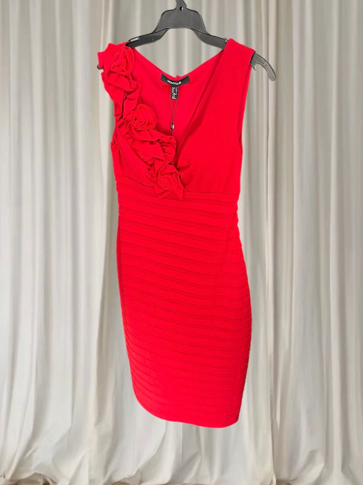 Montique Vintage Cocktail Dress - Elegant Red Bodycon Silhouette - Image 5