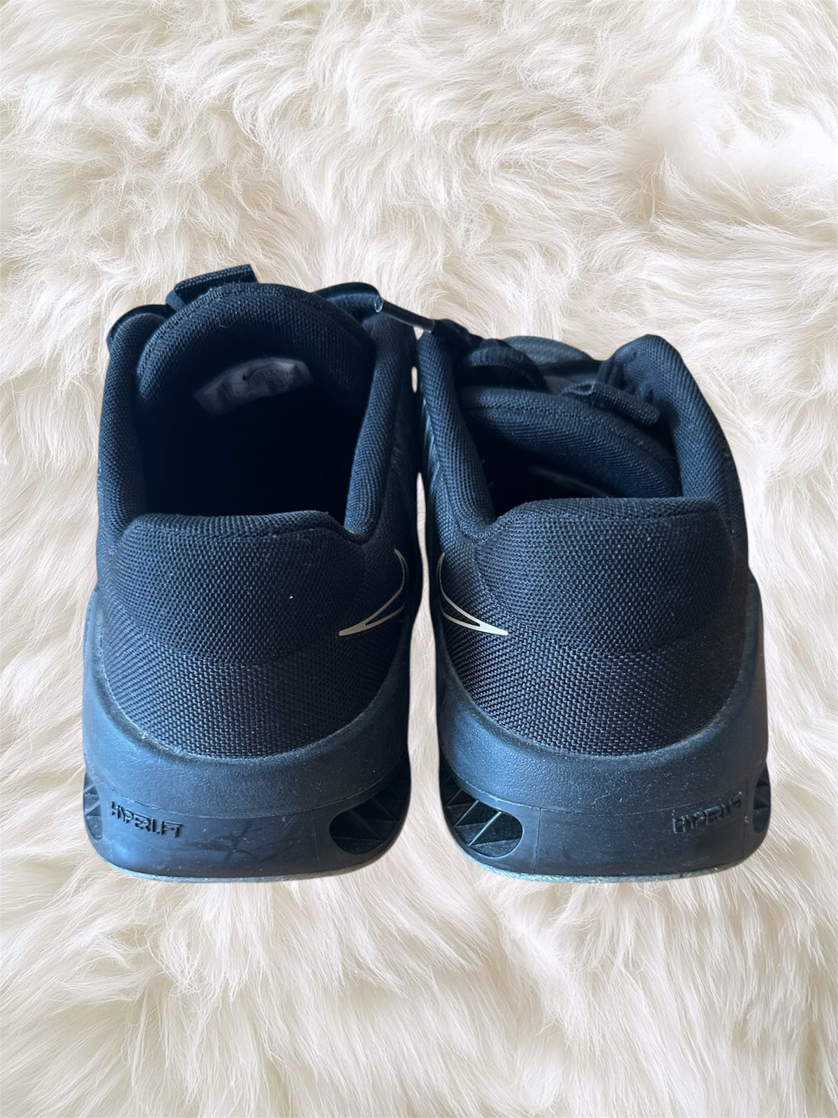 Nike Men's Black and Gold Trainers