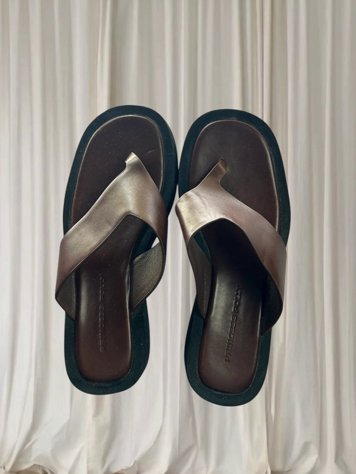 Princess Polly Platform Thong Sandals - Dark Brown Size 5 US - Image 1