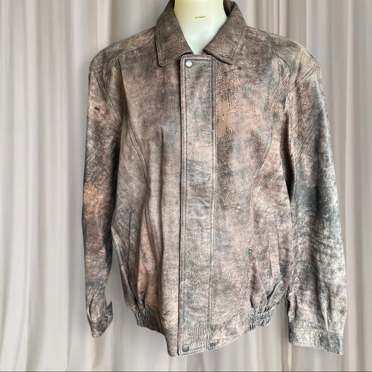 Vintage Proud’s Mens Real Leather Lamb Skin Brown Leather Jacket.