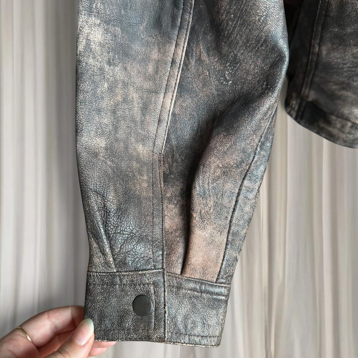 Vintage Proud’s Mens Real Leather Lamb Skin Brown Leather Jacket.