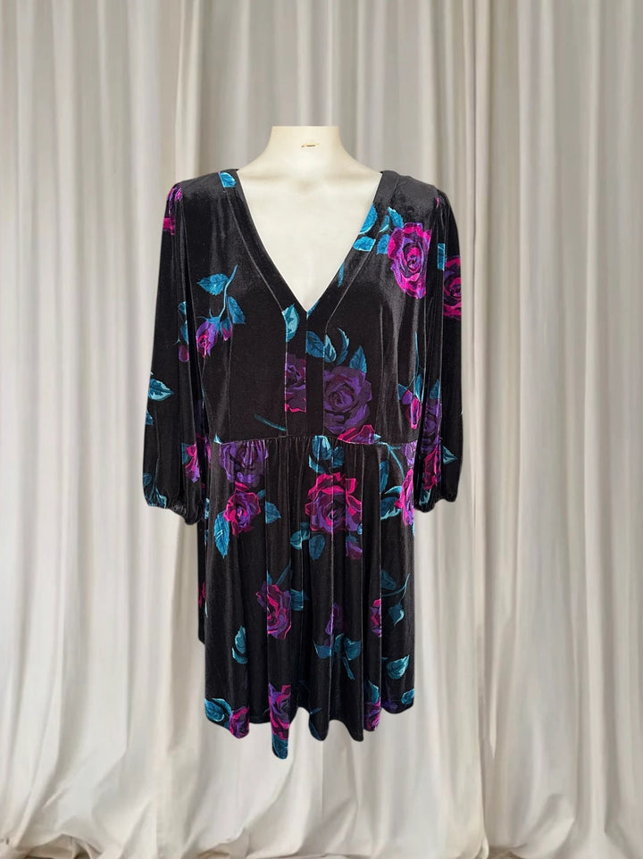 Taking Shape Floral Velvet Dress - Golden Elixir Black Midi - Image 1