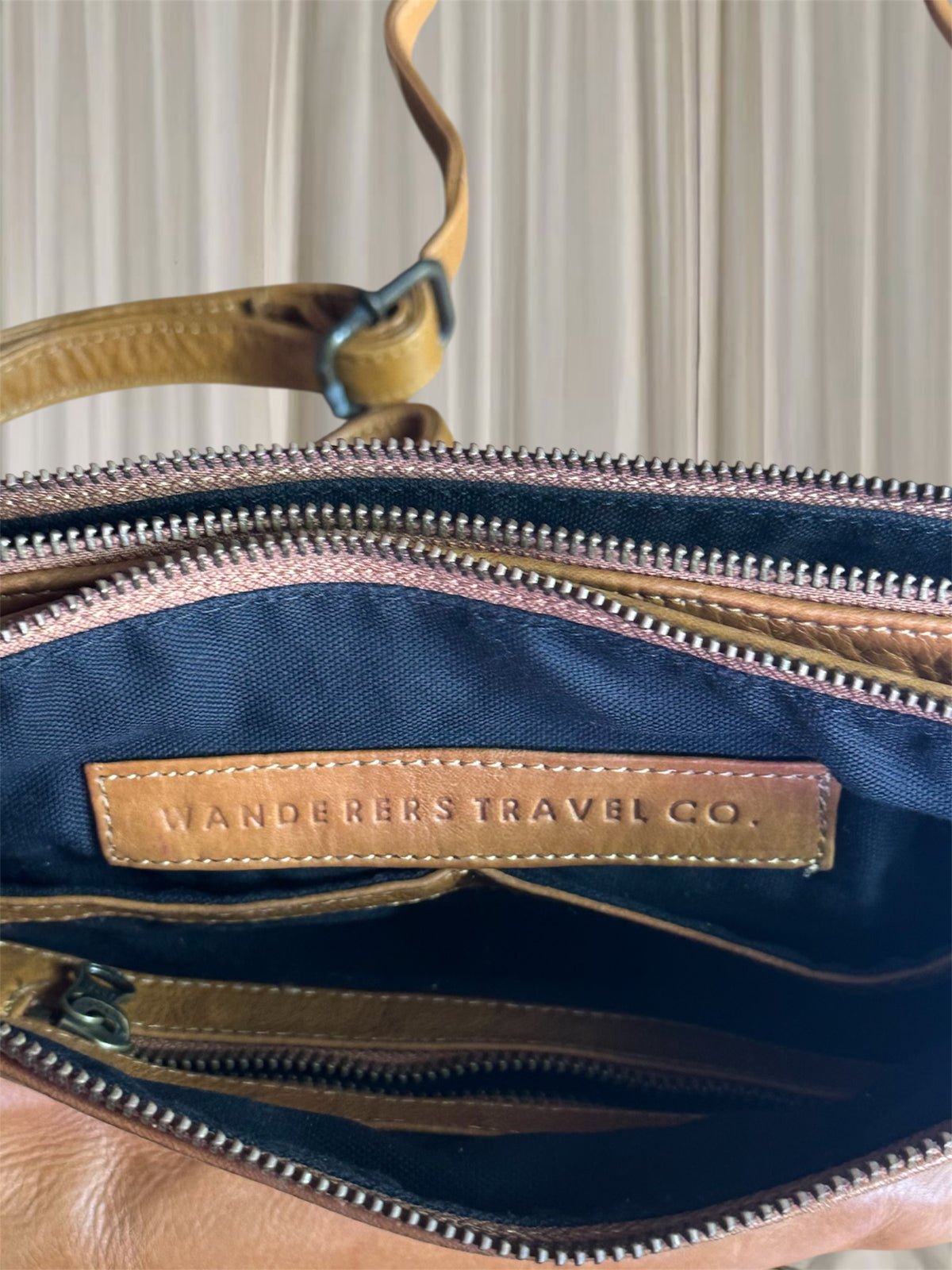 THE WANDERERS TRAVEL CO Tan Brown Leather Crossbody Shoulder Bag Handbag.